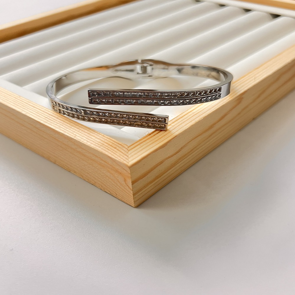 Βραχιόλι χειροπέδα ασημί  με στρας