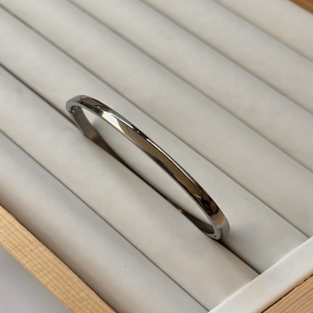 Βραχιόλι χειροπέδα ασημί