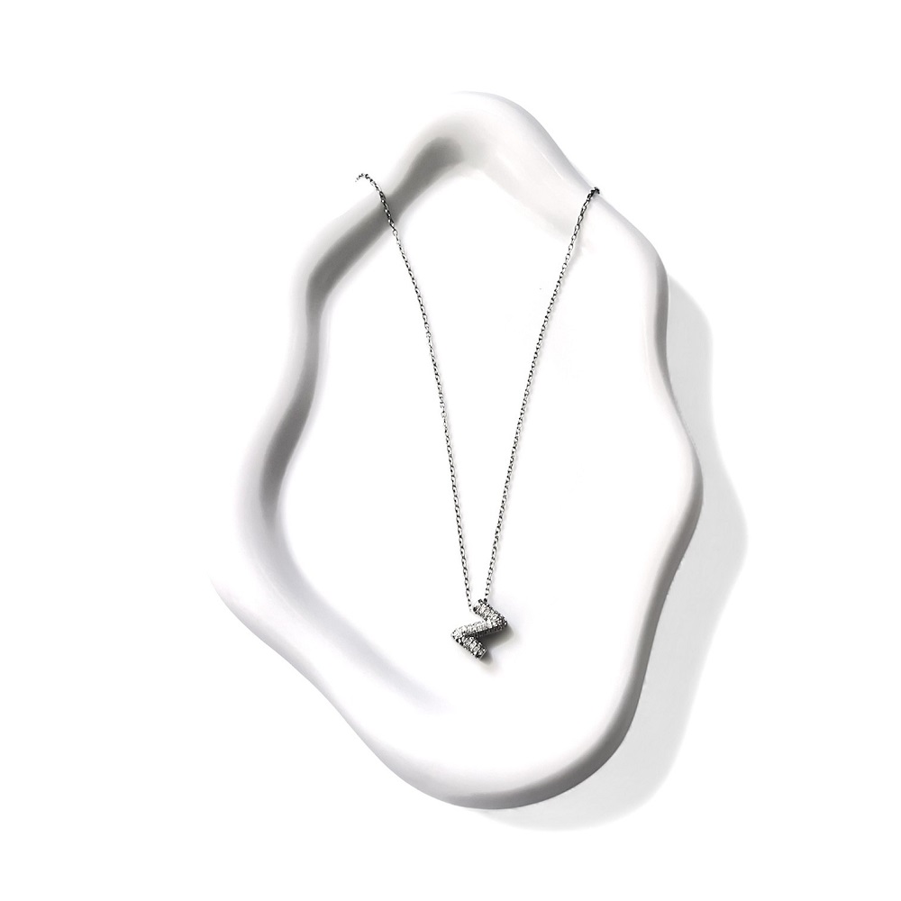 Ασημί κολιέ μονόγραμμα με λαμπερές ζιργκόν πέτρες