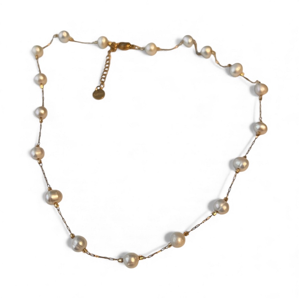 Χρυσό κολιέ με λεπτή αλυσίδα και λευκές πέρλες - Image 2