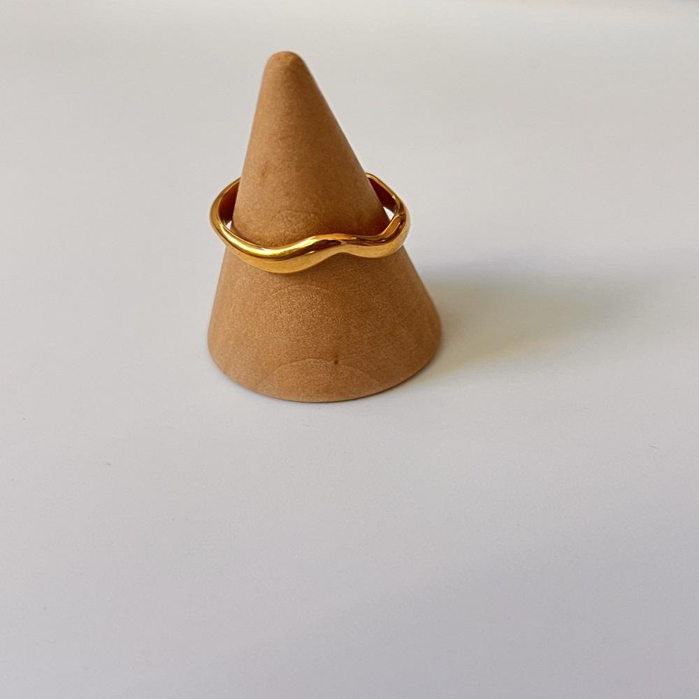 Δαχτυλίδι  χρυσό λεπτό με κυματιστό σχέδιο