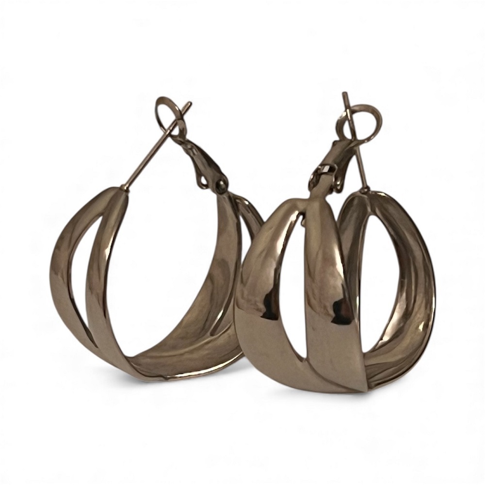 Ασημί  κρίκοι με έντονο ύφος και διπλή γραμμή