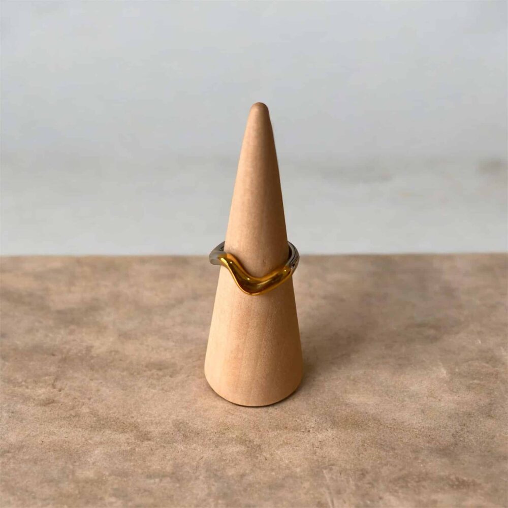 Δαχτυλίδι  χρυσό-ασημί  λεπτό με κυματιστό σχέδιο